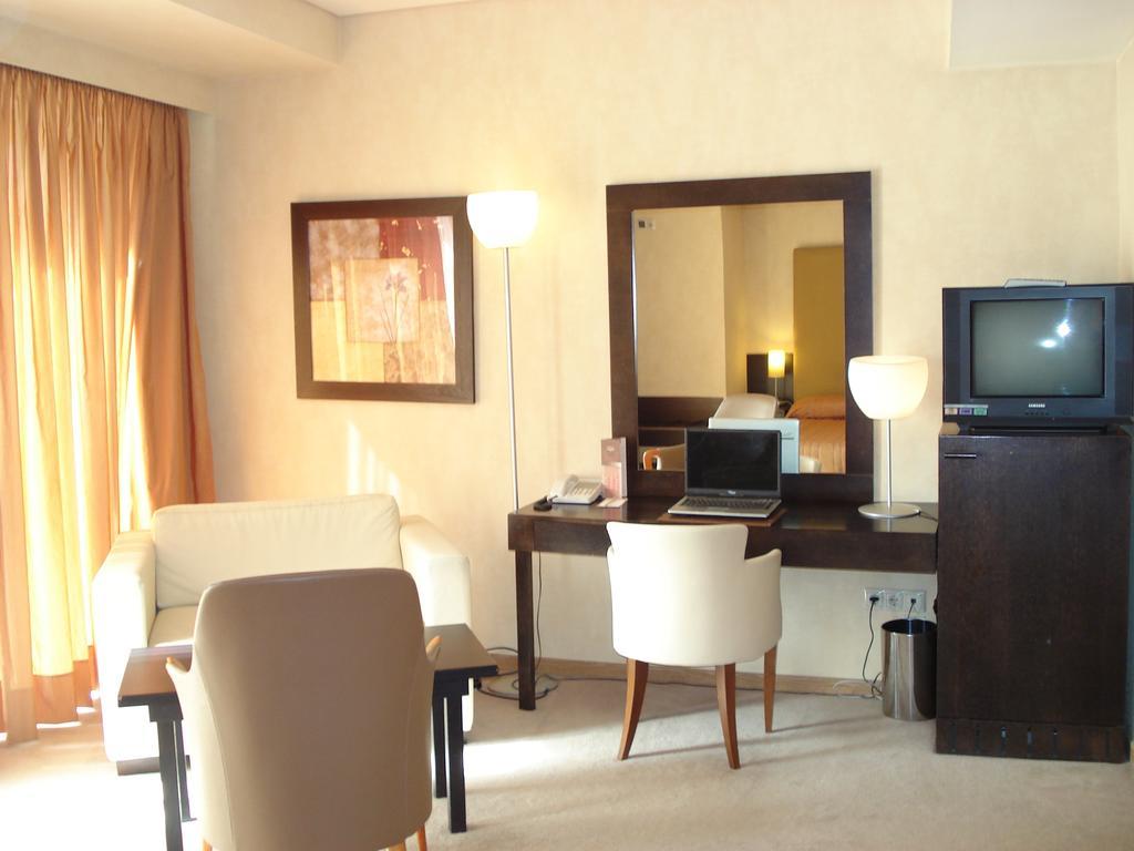 Hotel Lozenge Athens Room photo
