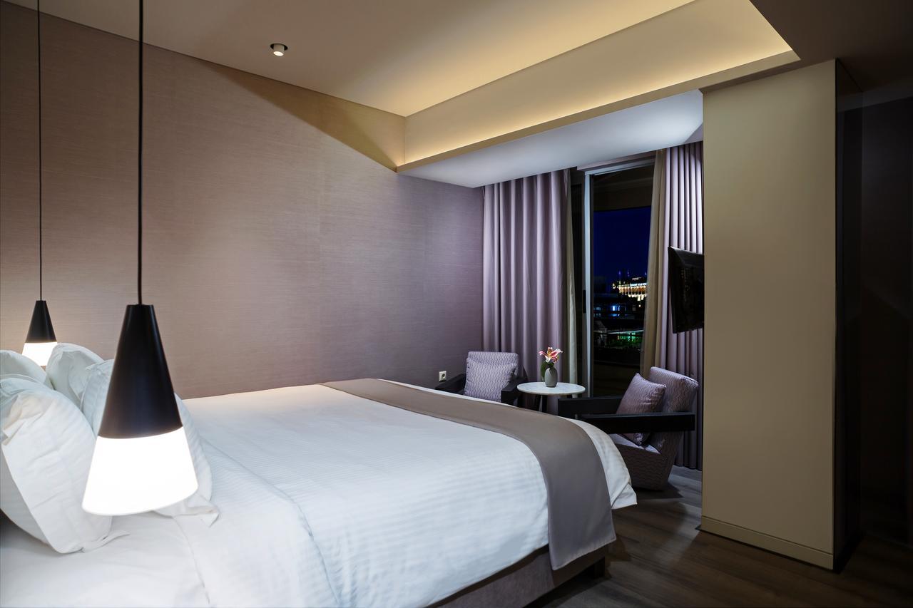 Hotel Lozenge Athens Exterior photo